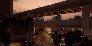 台湾日落天空台北市交通街道路口航拍全景4k
