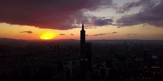 台湾日落阳光台北市景著名塔空中全景4k