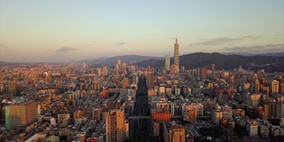 台湾日落时间台北市中心交通道路航拍全景4k