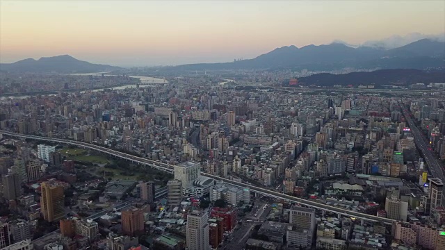 台湾日落时间台北市景交通街道高空中全景4k