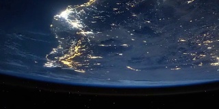 尼罗河、埃及、沙特阿拉伯和中东的部分地区，从国际空间站的夜间观察。图片由美国宇航局约翰逊航天中心地球科学和遥感单元提供。由Rebus_Prod处理。