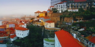 葡萄牙波尔图美丽的风景。里贝拉古城和杜罗河