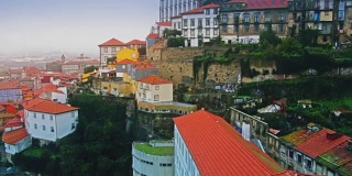葡萄牙波尔图美丽的风景。里贝拉古城和杜罗河