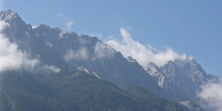 摇摄:Zugspitze阿尔卑斯山阿尔卑斯山山脉景观德国之巅