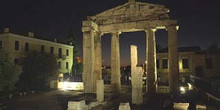 夜间雅典的罗马广场