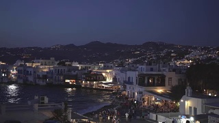 希腊米科诺斯岛上小威尼斯的夜景视频素材模板下载
