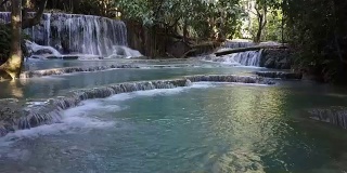 旷斯瀑布和老挝的水池