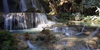 旷思瀑布瀑布和水池