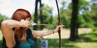 战场上的女射手