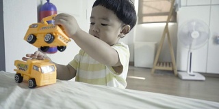 亚洲婴儿玩玩具汽车塑料