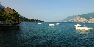 马尔西尼和加尔达湖在夏天