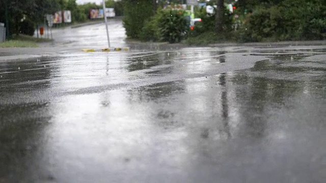 城市里的雨天