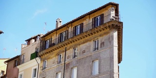 美丽的欧洲建筑。意大利罗马市中心的老住宅建筑外观