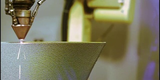 3D金属打印机生产钢铁零件
