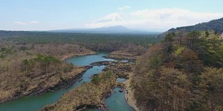 富士山鸟瞰图从Shoji湖与蓝天，富士山，日本