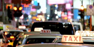 亚洲出租车排队服务，以散景为背景