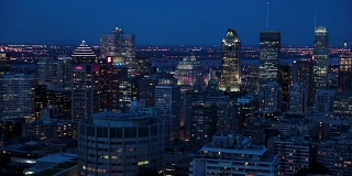 照亮蒙特利尔的城市景观，魁北克的黄昏