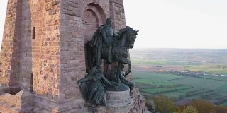 Kyffhauser纪念碑雕像的弧形镜头