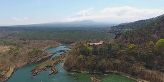 富士山鸟瞰图从Shoji湖与蓝天，富士山，日本