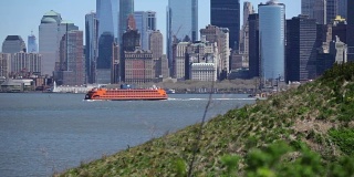 纽约渡轮的山景