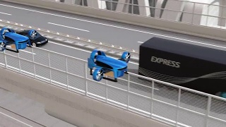 自动电动卡车和垂直起降无人机在高速公路上列队行驶视频素材模板下载
