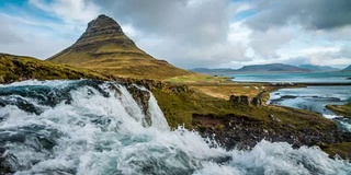 冰岛的Kirkjufell山和Kirkjufellfoss - Snaefellsnes半岛