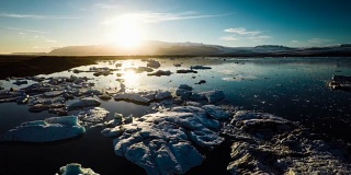 冰岛Jokulsarlon泻湖的航拍图