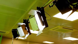 电视演播室设置led灯悬挂在天花板上视频素材模板下载