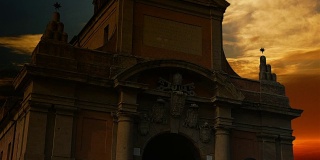 加利耶拉门是意大利博洛尼亚城外中世纪城墙的一扇门。
